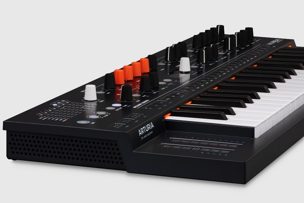 Arturia MiniFreak Hybrid Synthesizer