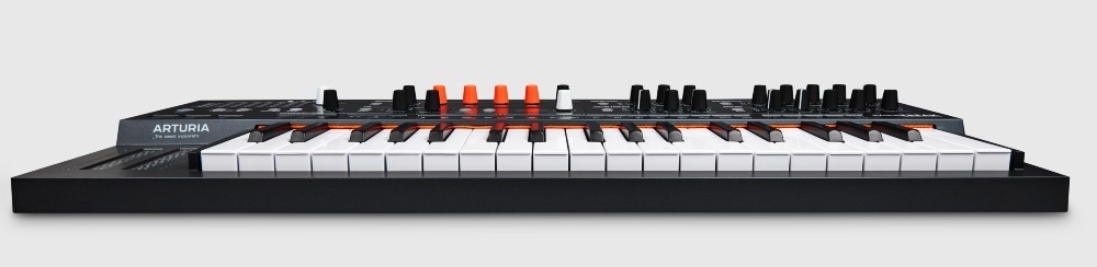 Arturia MiniFreak Hybrid Synthesizer